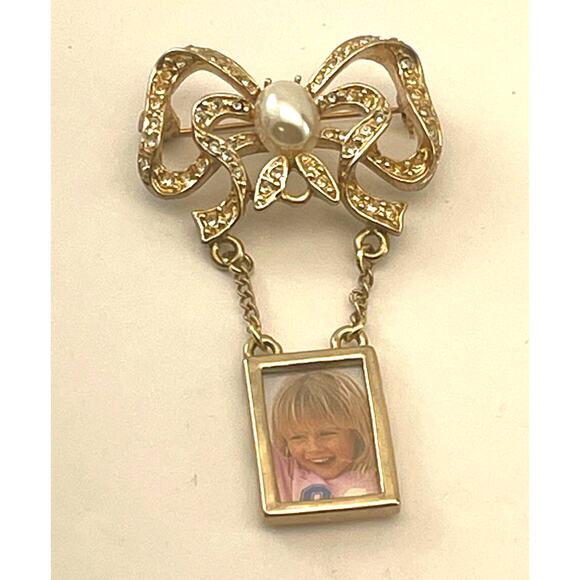 Vintage Bow Rhinestone Brooch Faux Pearl Cabochon Stone Pic Frame B#7 - Picture 1 of 11